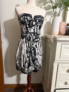 H&M Strapless Black and White Abstract Print Dress